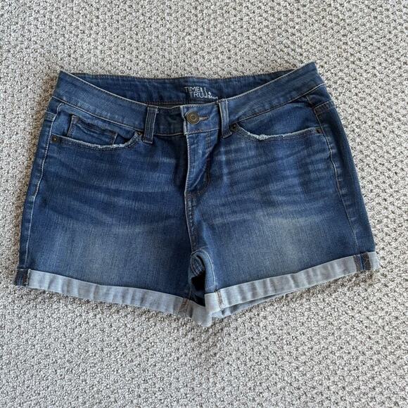 Women's size 6 flat front 5 pocket cuffed Blue denim stretch shorts EUC 2018 - Picture 2 of 8
